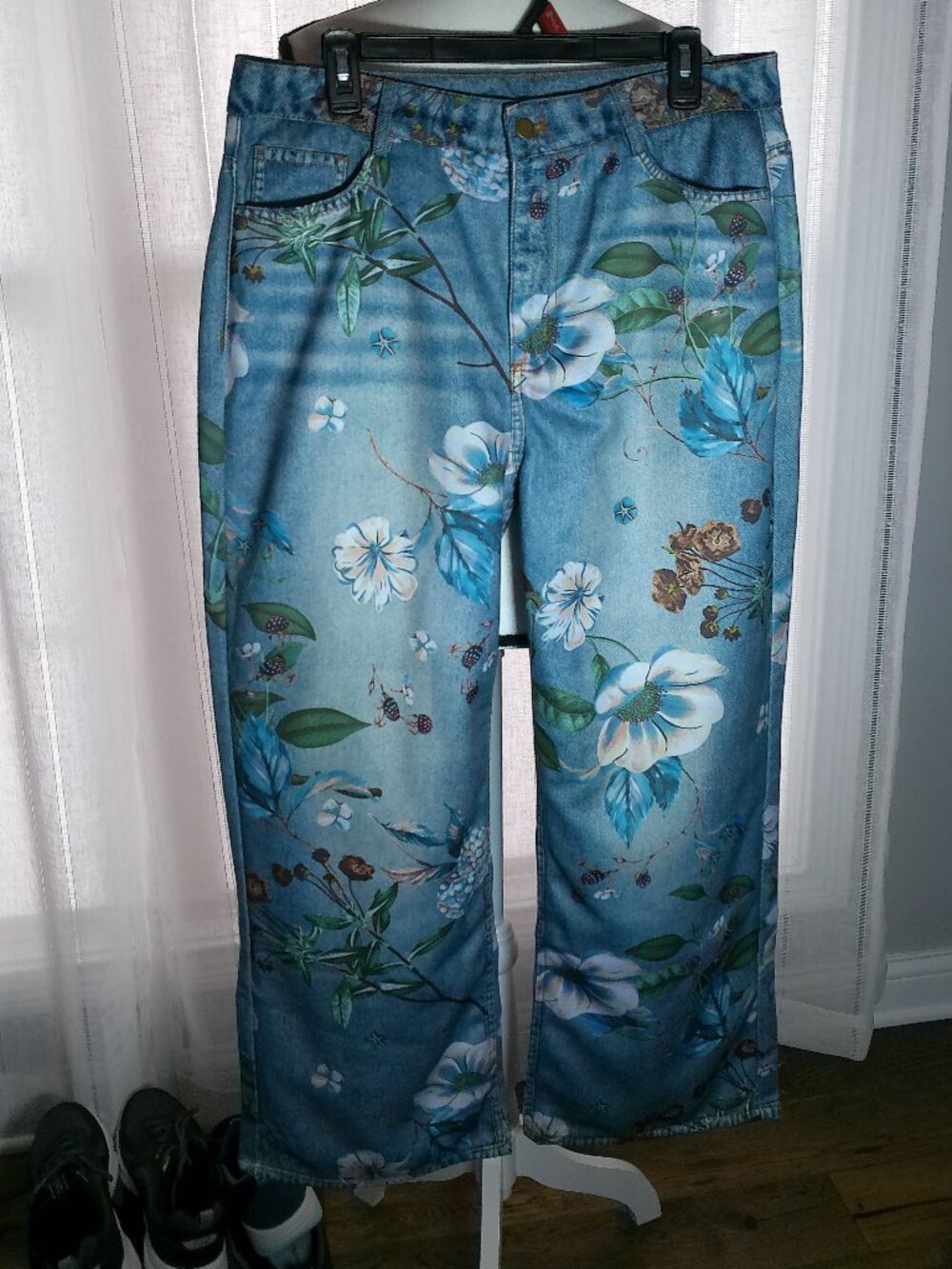 NO COMMENT by LA Dress (Boutique) NWOT Wide Leg Floral Print Blue Jeans XL